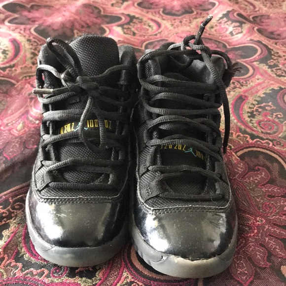 Boys Jordan shoes - Picture 1 of 5